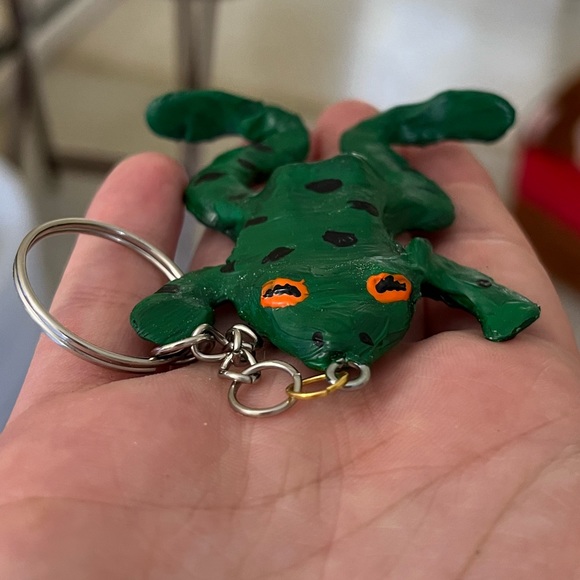 SOLD HANDMADE polymer clay and acrylic frog keychain - Picture 4 of 7